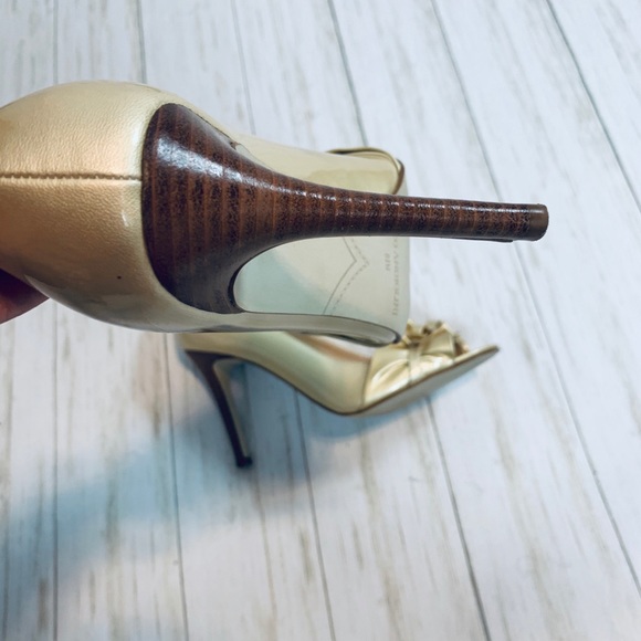 Enzo Angiolini Ruffled Peep Toe Gold Heels - Picture 13 of 15